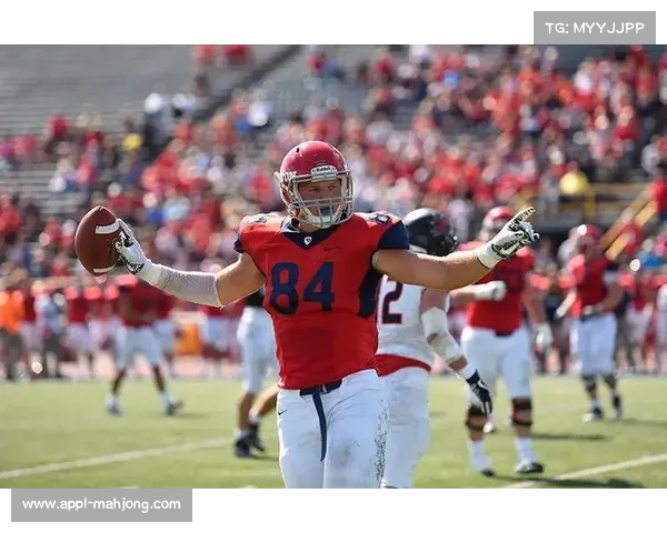 新秀外接手表现抢眼,获评本周最佳进攻球员 新秀外接手表现抢眼,获评本周最佳进攻球员
