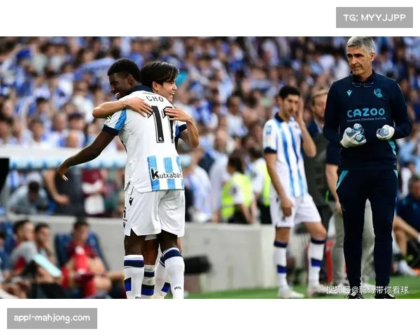 比赛中突发：因抗议判罚，塞维利亚主帅被红牌罚上看台